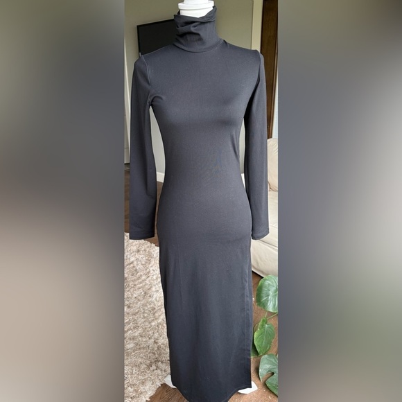 Susana Monaco Dresses & Skirts - Susana Monaco XS Black Long Sleeve Full Length Turtleneck Dress, NWT